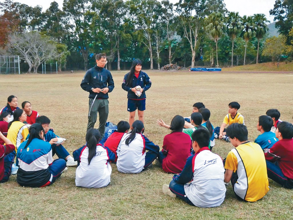 鳳溪廖萬石堂中學為25名中三生安排「英語欖球訓練班」，協助學生提升英語的學習動機。
