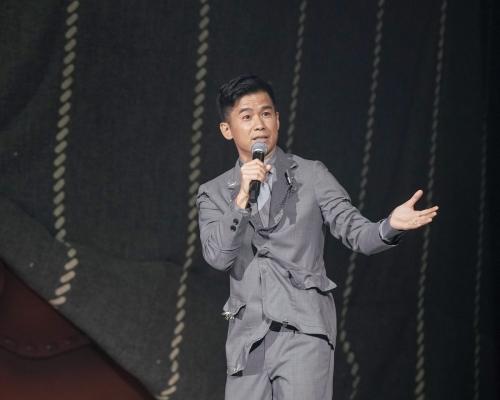 林海峰分享工作、家庭、時事等話題。