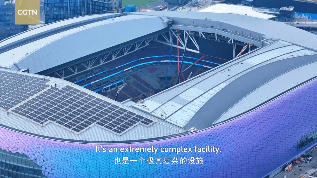 「開合頂蓋」既能遮雨擋風,最重要是具備隔音功能。 「開合頂蓋」既能遮雨擋風,最重要是具備隔音功能。