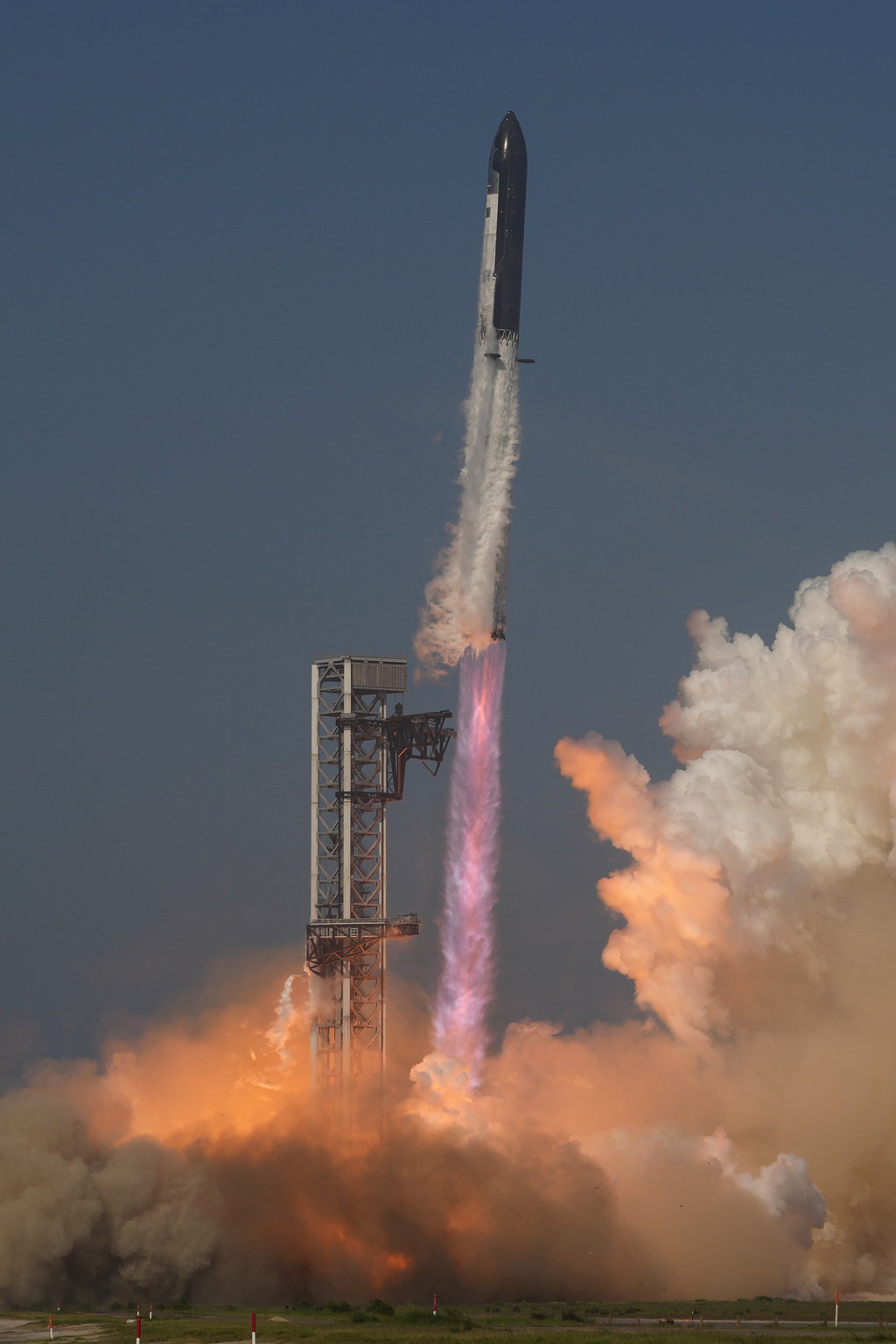 SpaceX新一代星舰首飞。 美联社