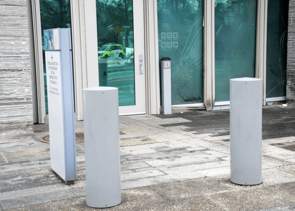 挪威奧斯陸的美國大使館周日（8日）凌晨亦發生爆炸事件。美聯社