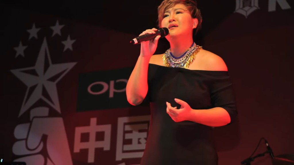 安雅希曾参加《中国新歌声》。