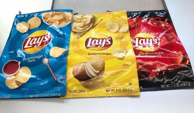 「薯片手袋」推出了四种颜色供大家选择。
