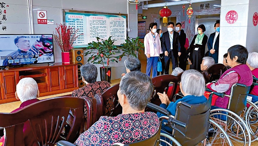 不少長者近年選擇到內地養老。資料圖片 不少長者近年選擇到內地養老。資料圖片