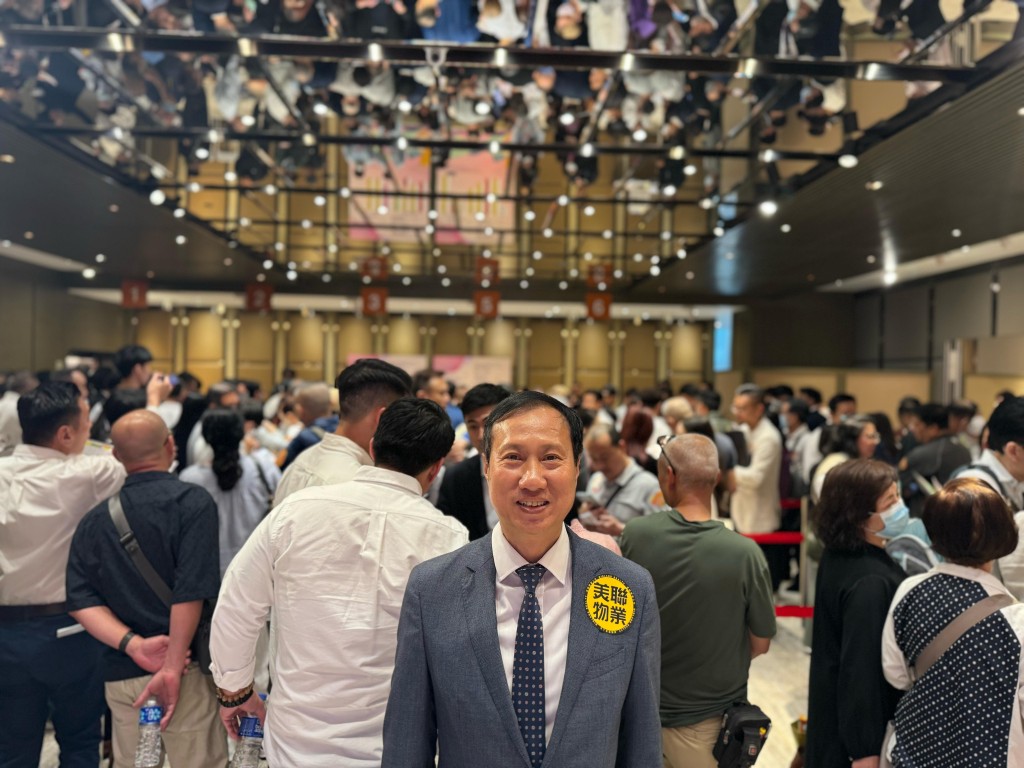 美聯布少明表示,該行有大手客斥資約2500萬購入5伙兩房戶作投資收租之用。 美聯布少明表示,該行有大手客斥資約2500萬購入5伙兩房戶作投資收租之用。