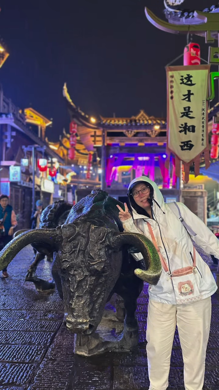 利愛安過去年一年四處遊玩。