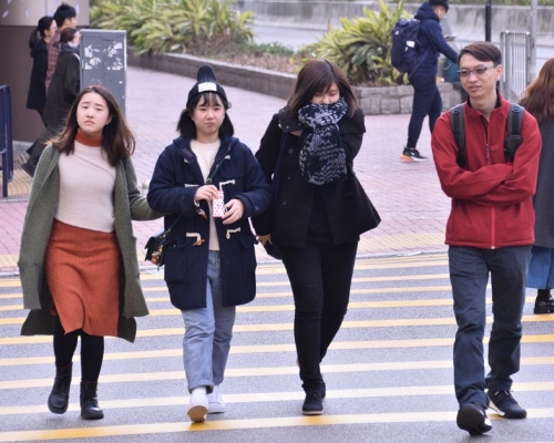 今早市區氣溫普遍降至11度左右。