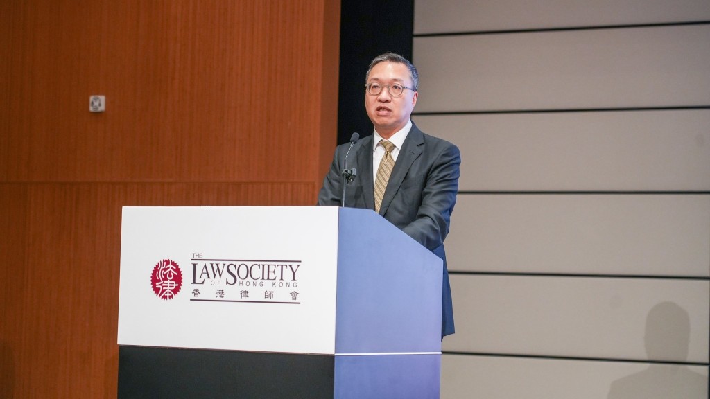 宏福苑五級火｜林定國出席律師會嘉許計劃頒獎禮  稱整個法律界均與受害者及災民並肩同行