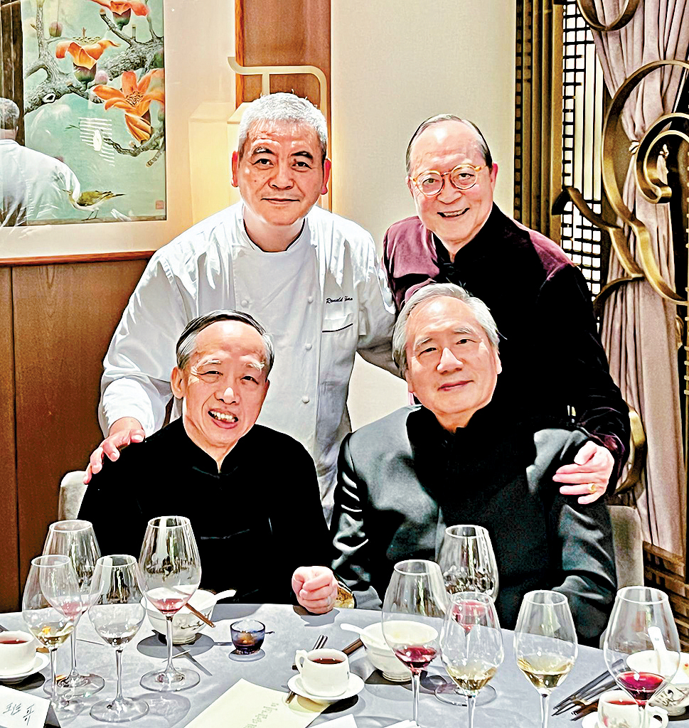 跟主人家高錦，大廚邵德龍（後排）及班哥合照