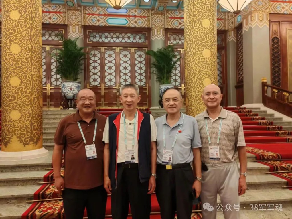 (左起)彭宇、楊東明、李亞濱、陳湘生 (左起)彭宇、楊東明、李亞濱、陳湘生