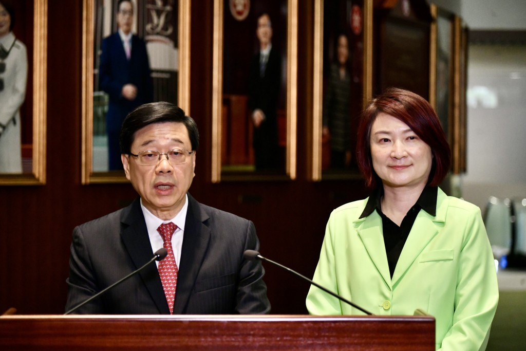 李家超相信行政、立法建立共識可更加集中精神做事，一起為市民解決更多問題。