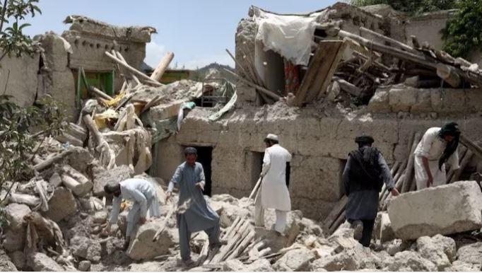 阿富汗发生强烈地震，已造成2,400人死亡。路透社