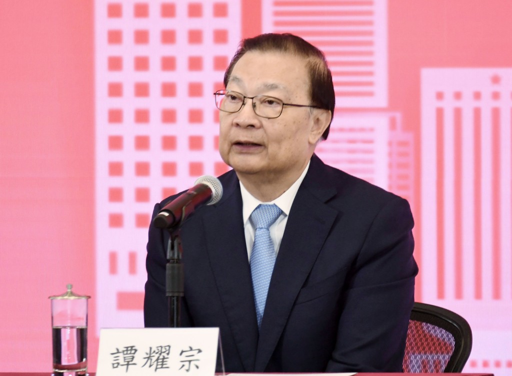 全國港澳研究會副會長譚耀宗。