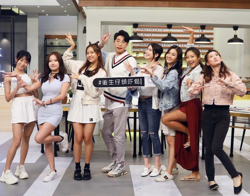 還有一眾女生。