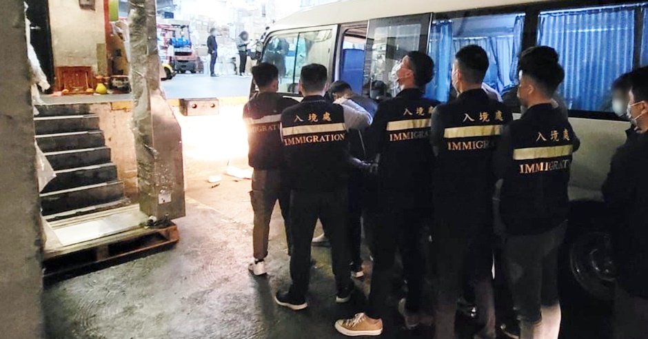 入境處反非法勞工行動,拘24人。警方圖片