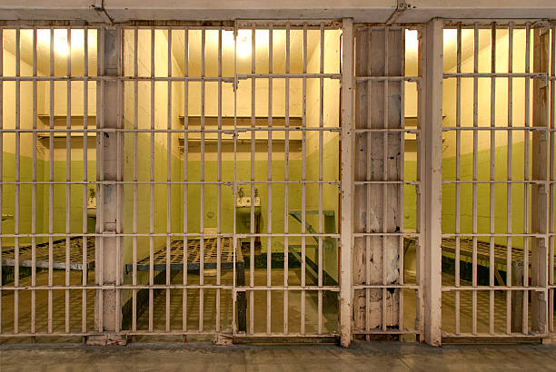 麗貝卡在獄中被獄友強姦，事件為美國監獄保安敲響警號。