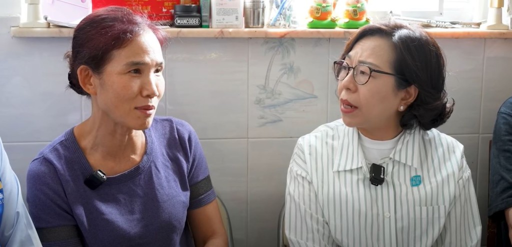 麥美娟早前在荃灣民政事務專員陪同下，到荃灣與當區區議員、協助推行計劃的地區團體、法團代表及住戶交流，了解計劃的實際成效。