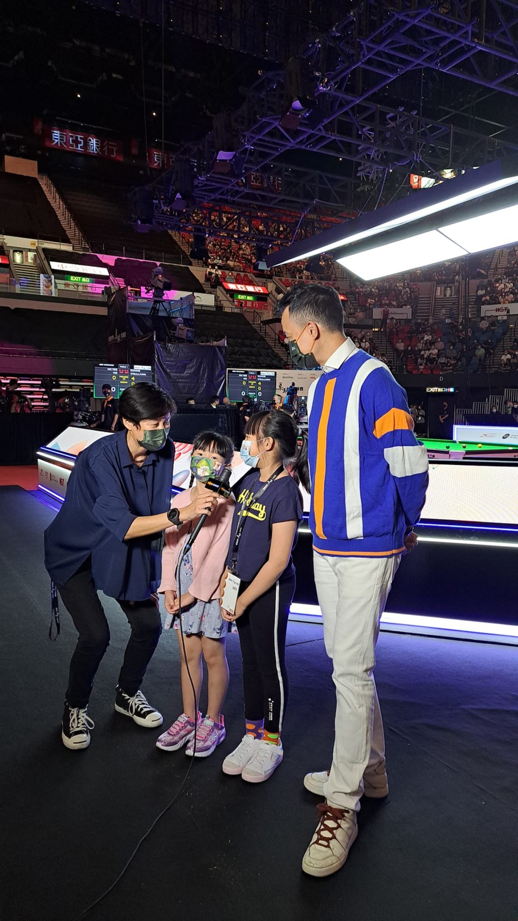 傅家俊的兩個女兒於連日比賽中現場捧場，落力為爸爸打氣。（圖片來源：傅家俊Facebook）