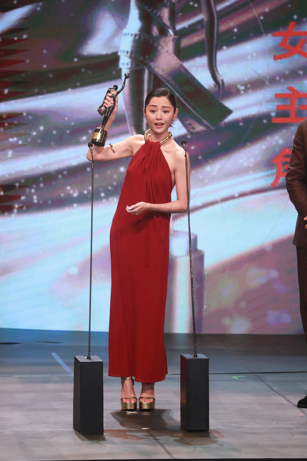 Michelle憑《破•地獄》奪香港電影金像獎影后殊榮。