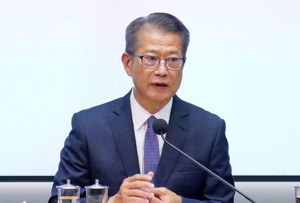 陳茂波又預計下半年會減稅,經濟仍然會增長。資料圖片 陳茂波又預計下半年會減稅,經濟仍然會增長。資料圖片