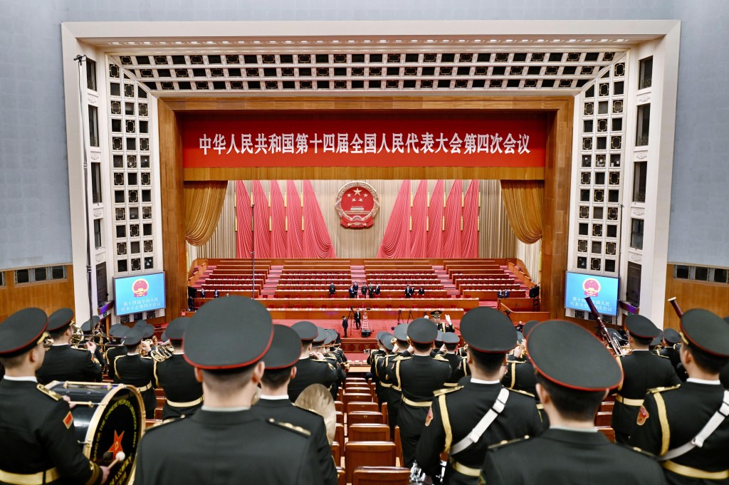 特区政府将主动对接“十五五”规划纲要，为港制定首份五年规划。资料图片
