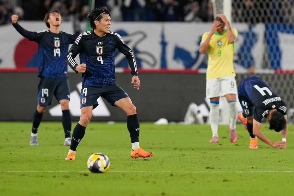 日本歷史性首挫巴西。美聯社 日本歷史性首挫巴西。美聯社