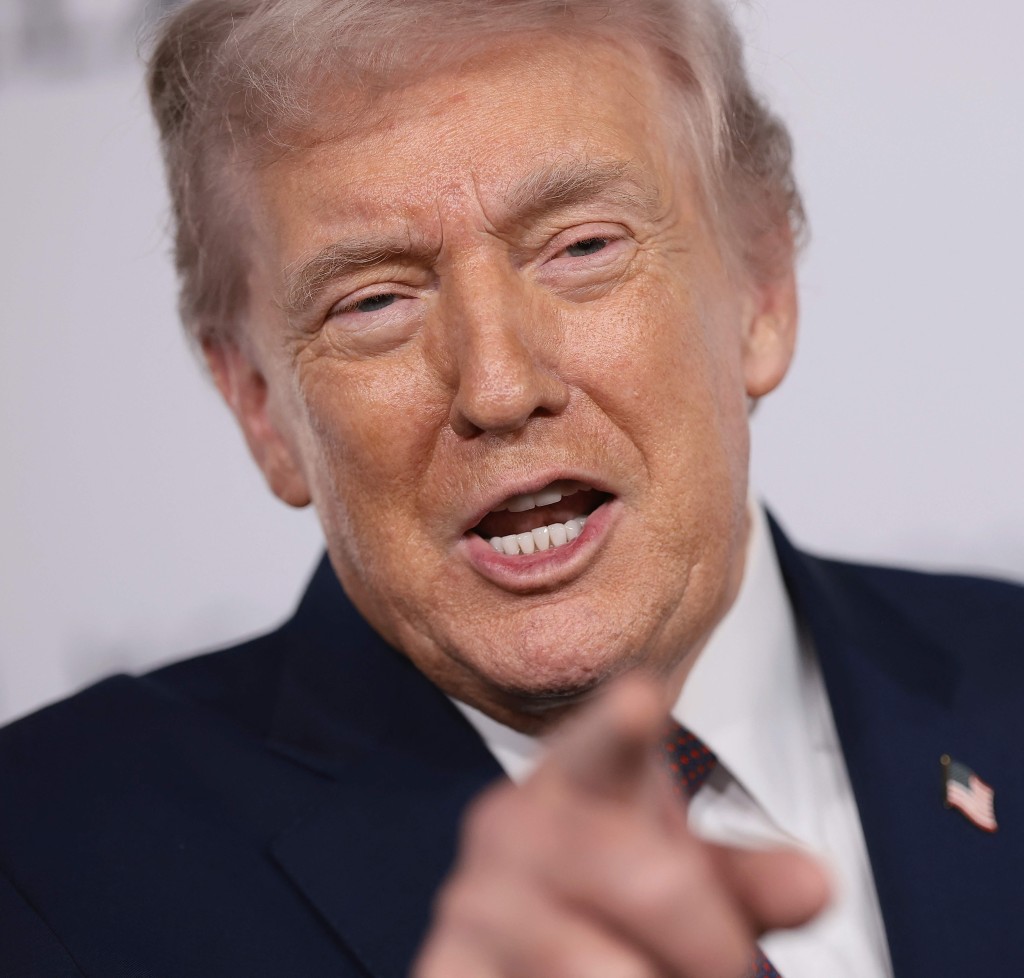 更多愛潑斯坦檔案文件公開，提及特朗普被指控強姦13歲少女。法新社