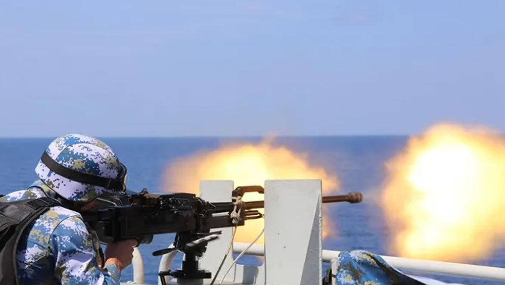 东南沿海解放军的实弹射击训练。