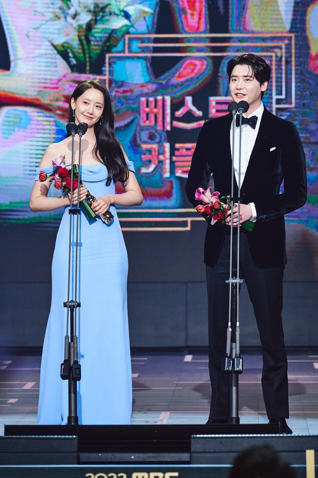 李锺硕与润娥膺在《MBC演技大赏2022》夺得最佳CP。