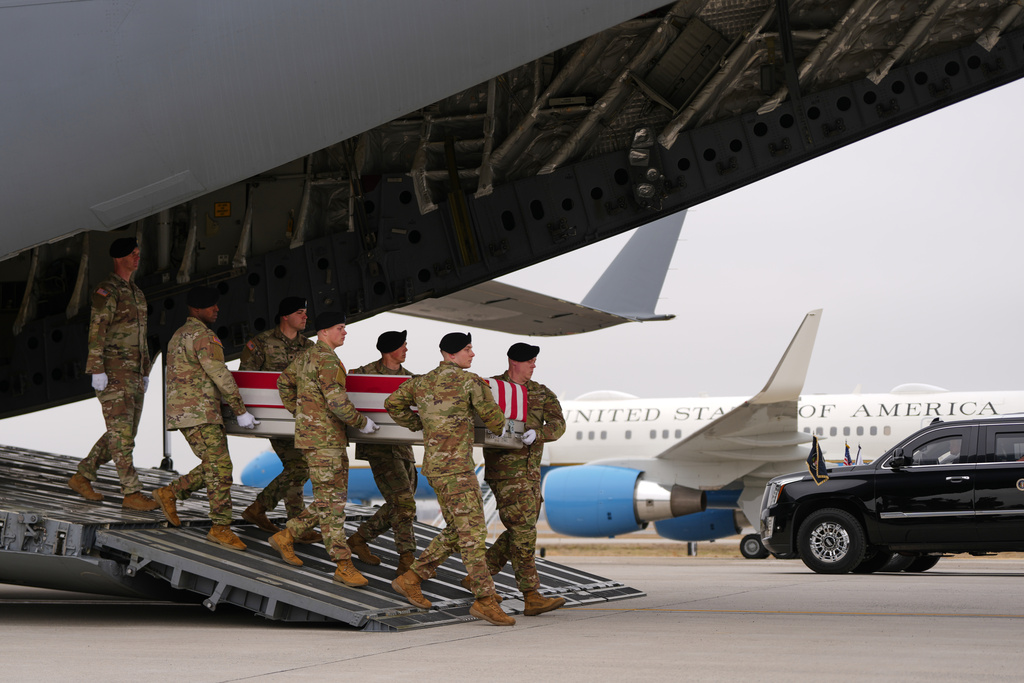 衝突爆發以來，美軍的陣亡士兵人數增至7人。美聯社