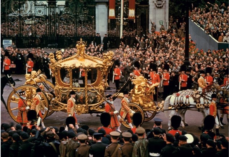 伊利沙伯二世加冕仪式。网上图片