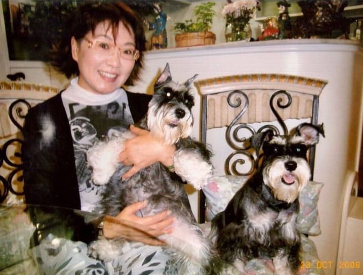 司棋姐和愛犬相依為命。