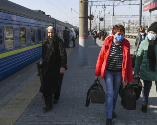 俄羅斯放假一周的目的是最大限度地減少人際接觸。ap