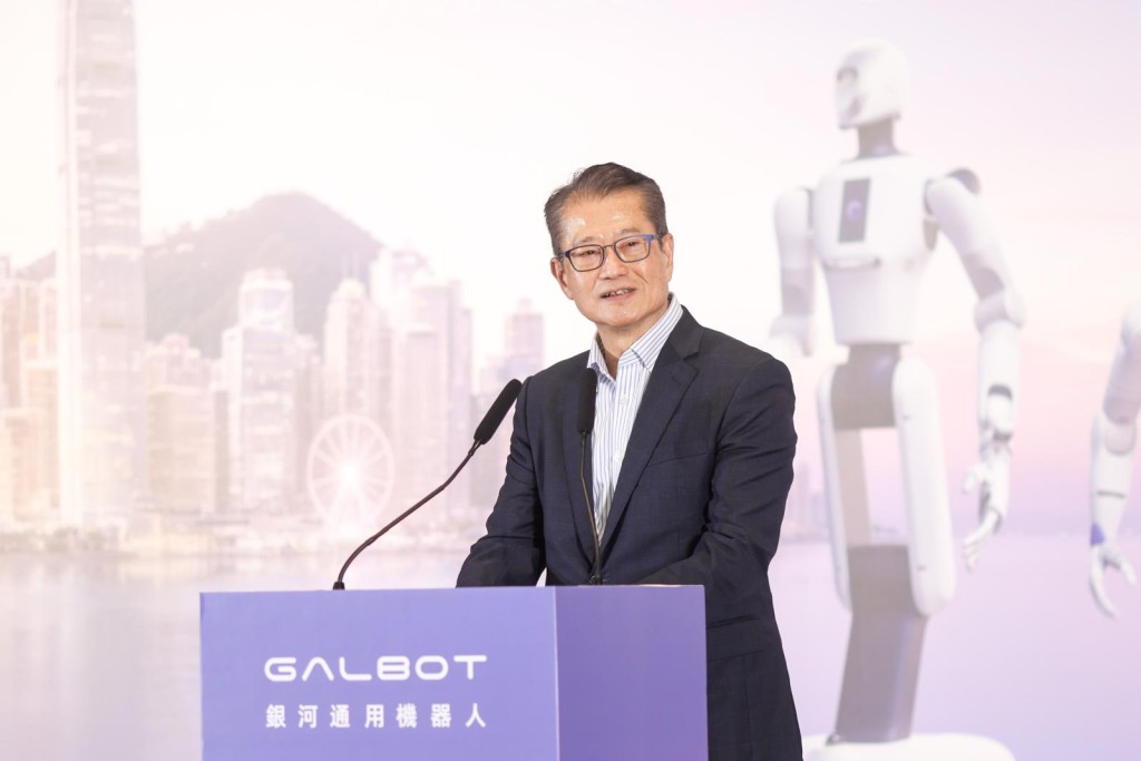 財政司司長陳茂波表示,香港在機器人賽道擔當獨特而重要的角色。 財政司司長陳茂波表示,香港在機器人賽道擔當獨特而重要的角色。