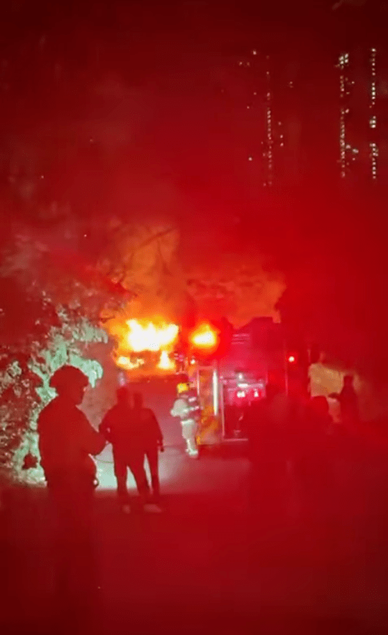 消nlkyhs正在拖喉灌救。fb「車cam L（香港群組）」