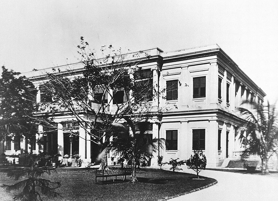 总督府的建筑工程于1851年展开，其后于1999年易名为礼宾府。网图