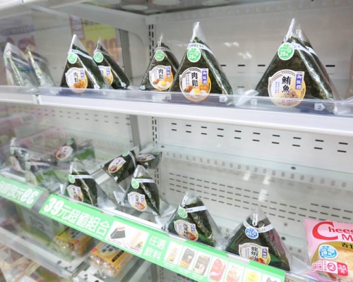 台灣一名媽媽不甘飯糰被人買走怒斥顧客。網上圖片