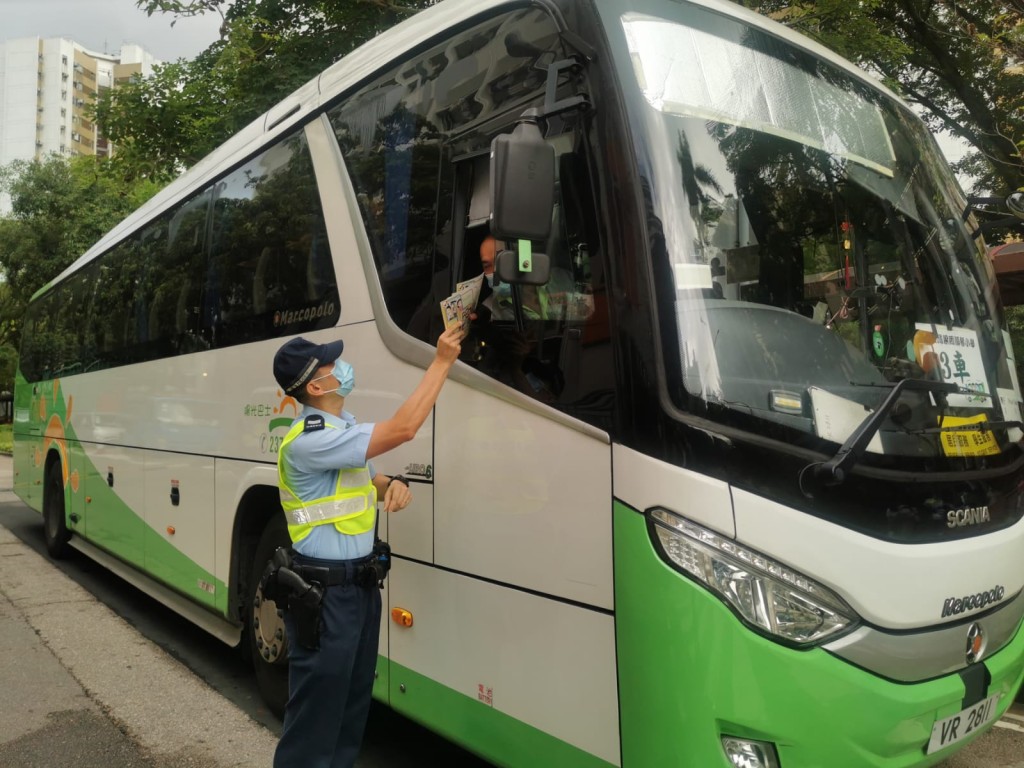 警方提醒校巴司機安全駕駛。警方提供圖片