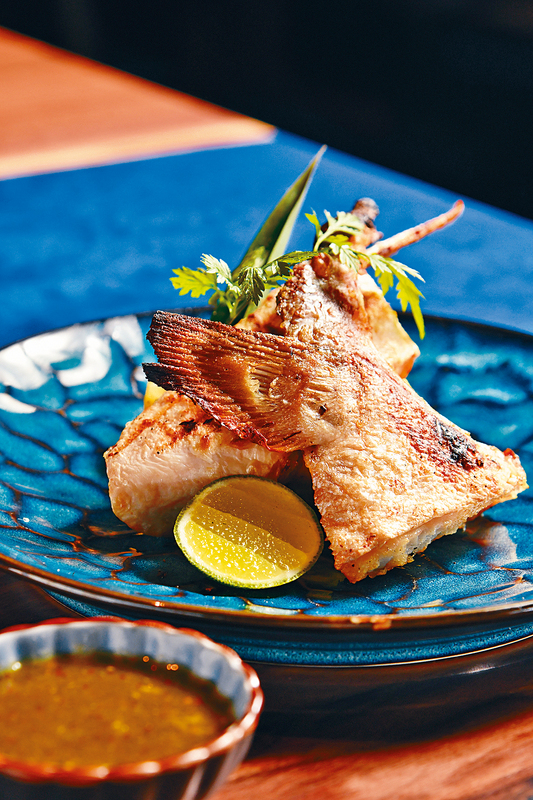 油金鱼鲛 鱼肉鲜美、油脂丰盈的油甘鱼以盐烧方法烹调，原汁原味啖啖肉。