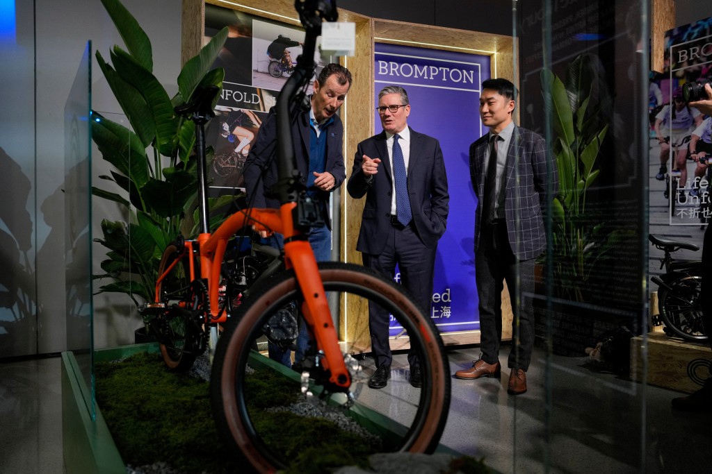 英國首相施紀賢轉抵上海繼續訪華行程。 路透社