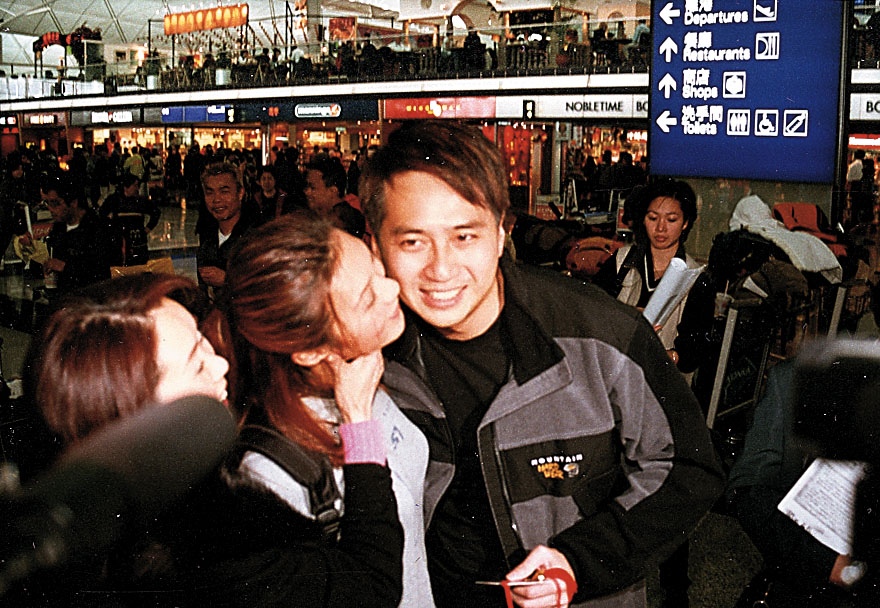 不过姚嘉妮很早就公开了与前亚视艺员林祖辉的恋情，二人2006年结婚，育有一子一女。