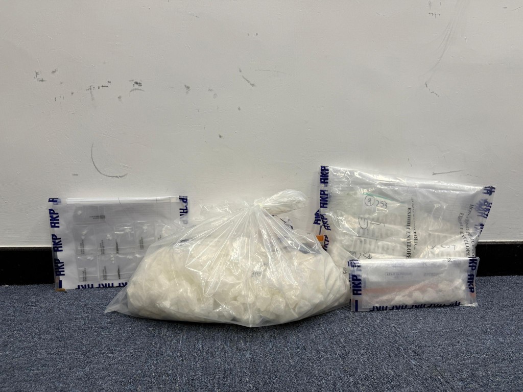 警方檢獲的毒品總市值約810萬元。警方提供 警方檢獲的毒品總市值約810萬元。警方提供