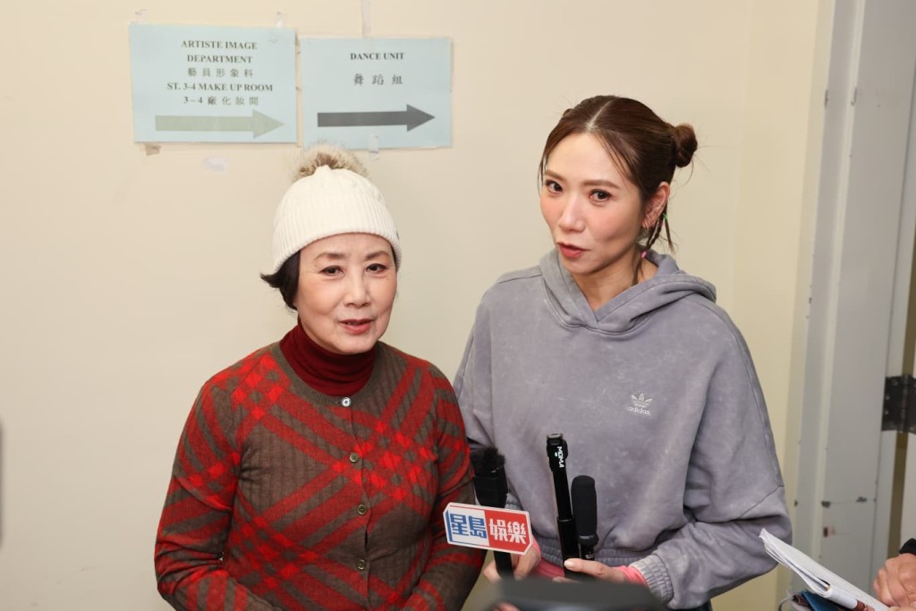 車婉婉笑言當晚太緊張截停了鍾澍佳的感言，希望繼續有劇拍，事後有向對方道歉。