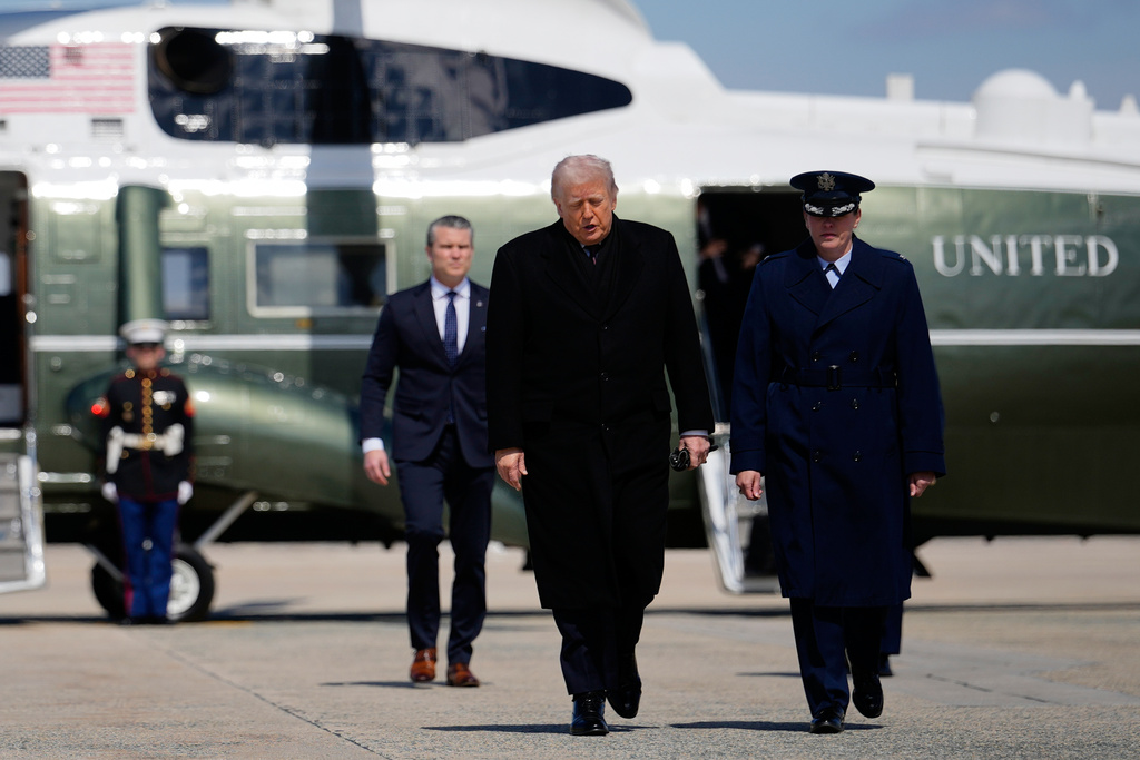 特朗普據報計劃在達成三大軍事目標後即宣佈結束戰事。美聯社