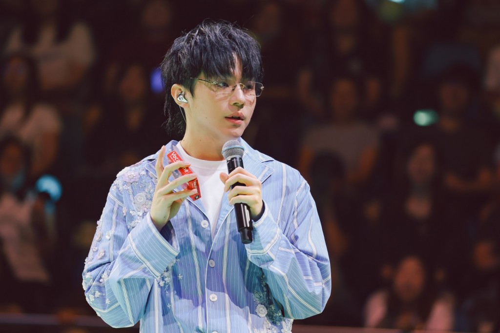 Ian福利派不停。 Ian福利派不停。