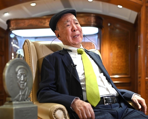 提及袁隆平的離世，呂志和多次哽咽。