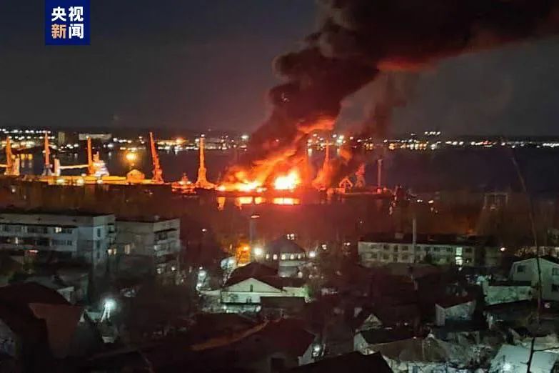 克里米亚港口发生巨烈爆炸。