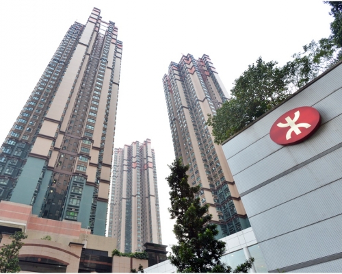 位於坑口站旁的南豐廣場。資料圖片
