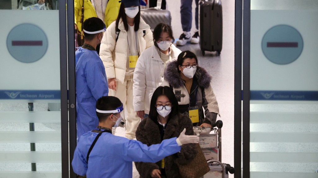 入境南韓華旅客陽性率逐步下降。路透社