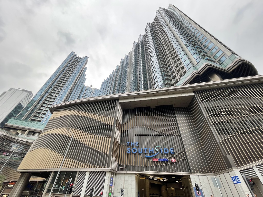 黃竹坑Blue Coast1B座低層C室,實用面積972方呎,以2,468萬元成交。 黃竹坑Blue Coast1B座低層C室,實用面積972方呎,以2,468萬元成交。